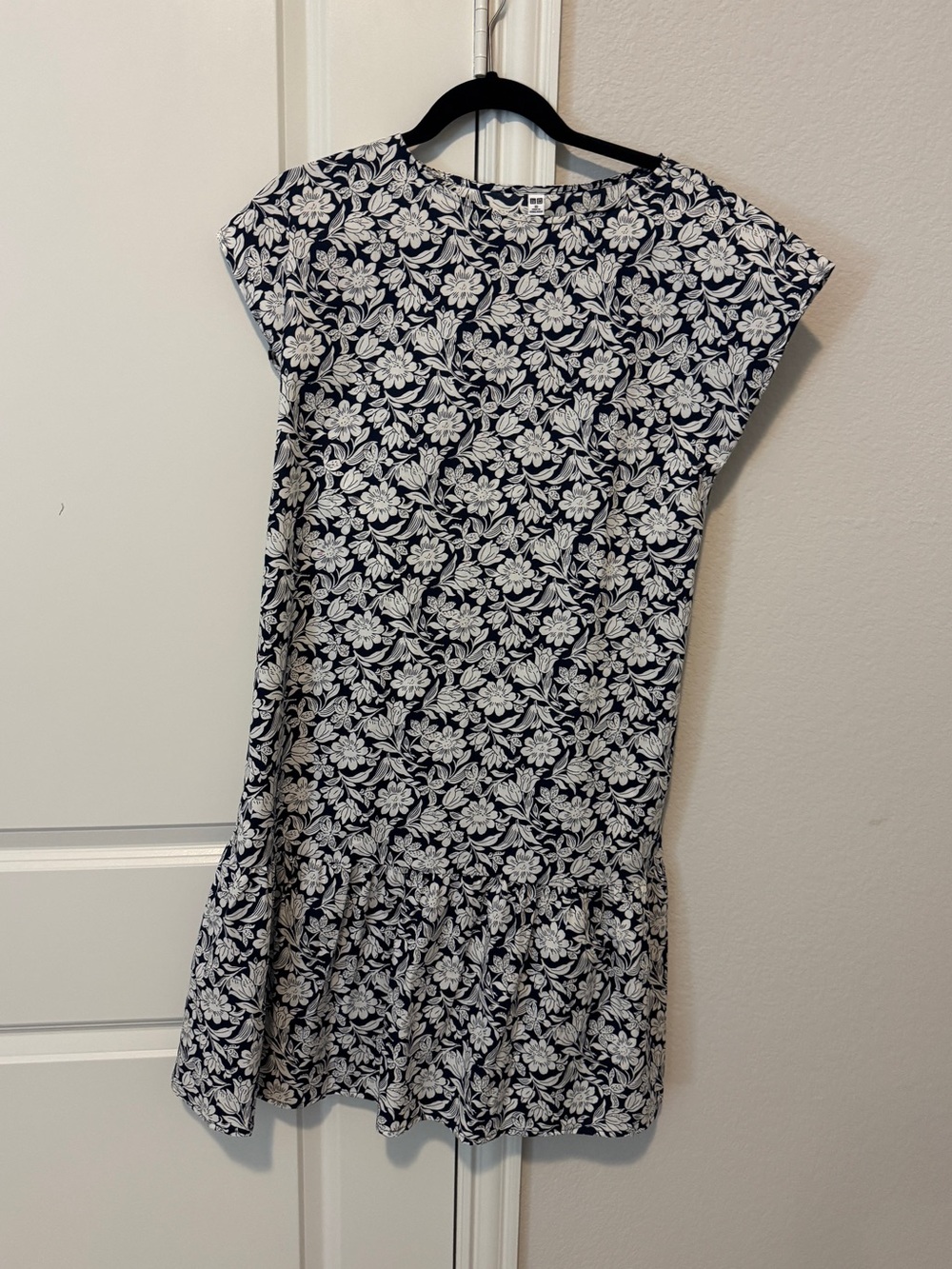 Uniqlo Navy Blue White Floral Drop Waist Dress Size XS